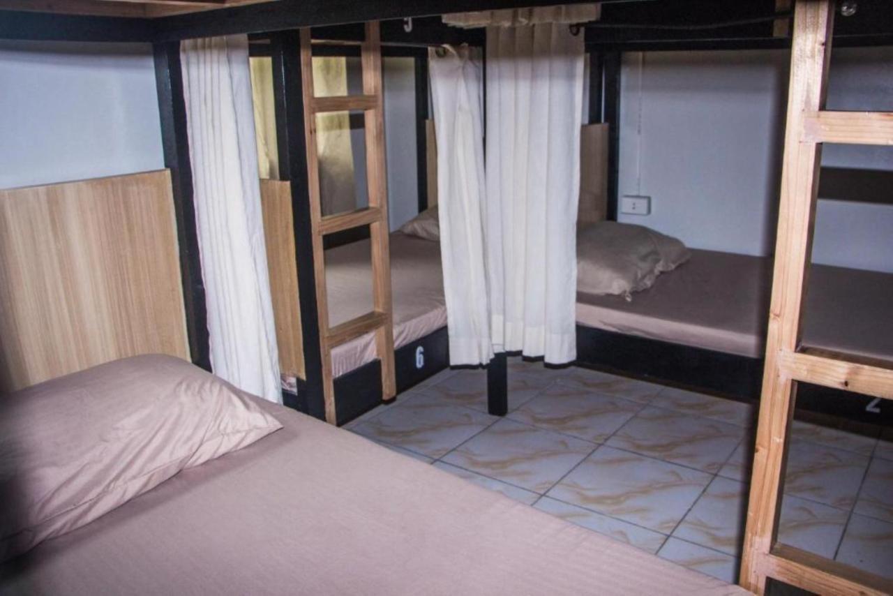 Bunks Hostel (Adults Only) Cebu Exteriér fotografie